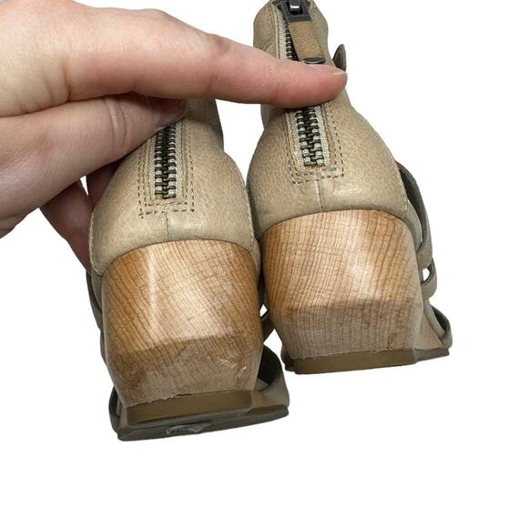Eileen Fisher Wedge Gladiator Sandal Beige Tan Leather 6‎ - Picture 7 of 9